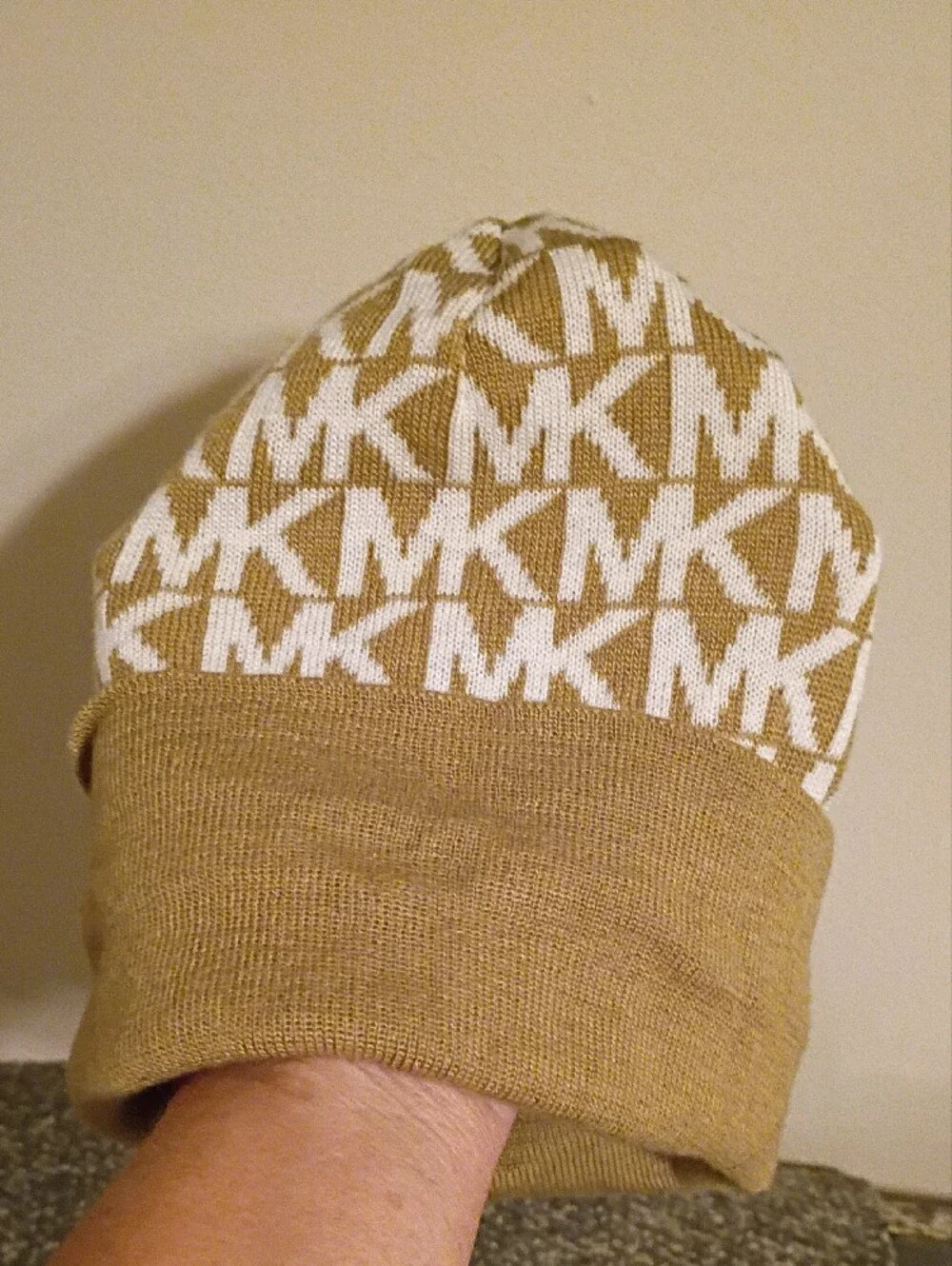 NMichael Kors Womens White & Tan MK Logo Knit Beanie